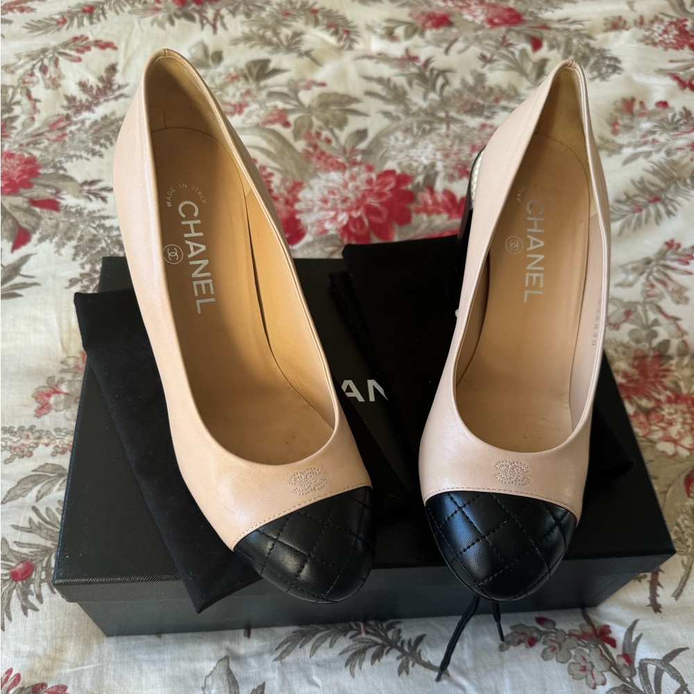 CHANEL 2-TONE PUMPS